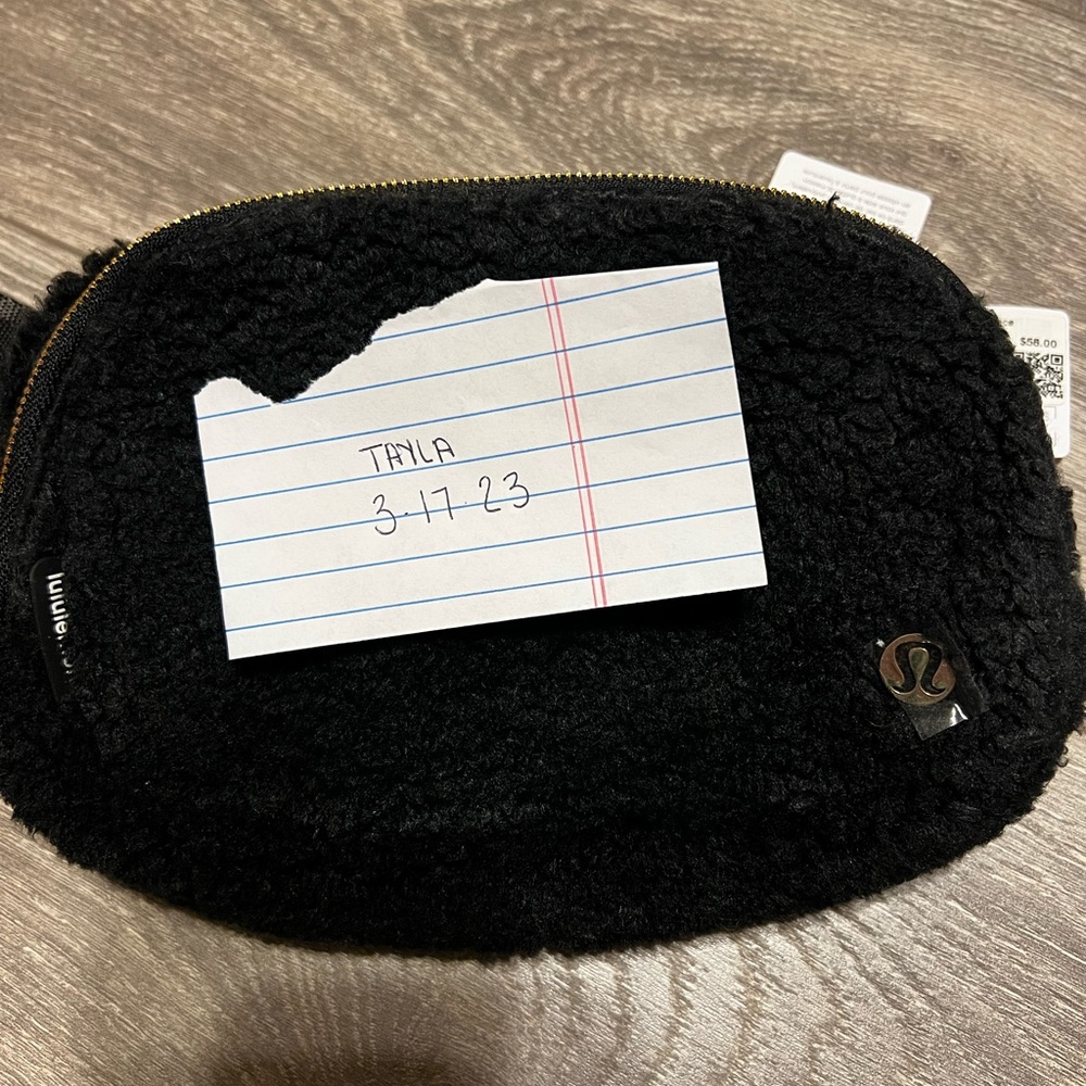 lululemon belt bag